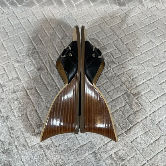 Parade Womens 7 Sandal Wedge Heels Black Leather Slip On with Silver Tone Detail - Picture 5 of 9